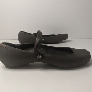 CROCS Women's Ballerina  Comfort Flats In Brown.